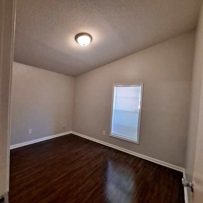 Photo - 3408 Clearbrook St