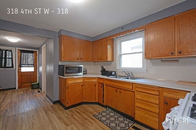 Photo - 318 4th St W Unit 318