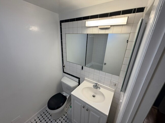 826 W.18th Street