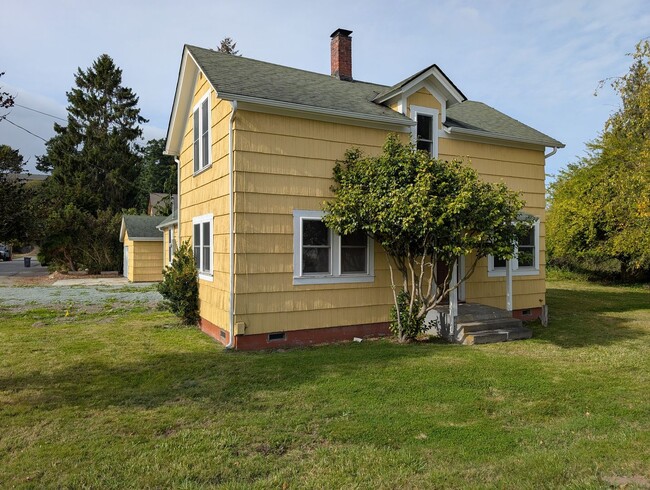Building Photo - 516 Maple Ave