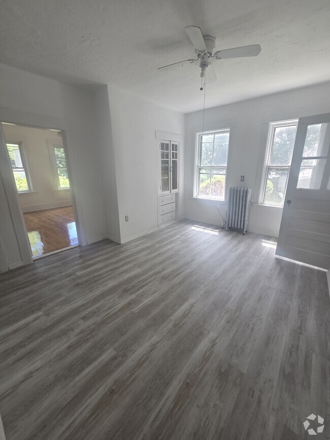 Building Photo - 20 Temple St Unit West Fitchburg Apartment