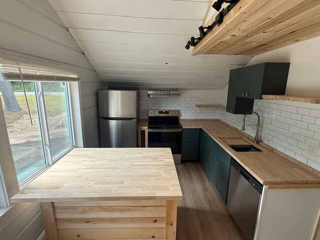Photo - 3bd/2ba Apartment seconds from the base of Attitash! Unit 4