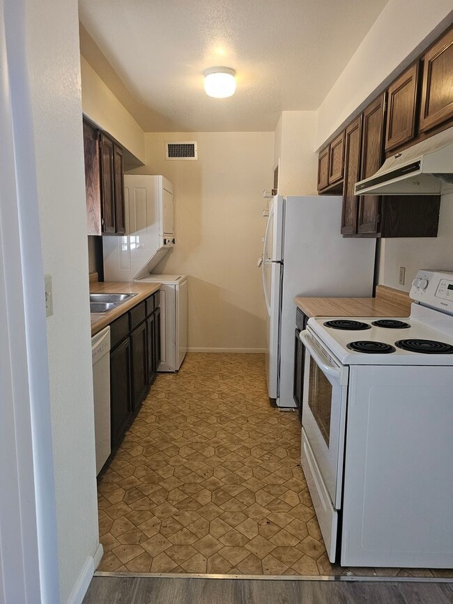 Photo - Amazing 2 bedroom with indoor laundry