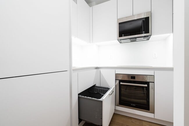 Photo - 160 Huron St Unit 404