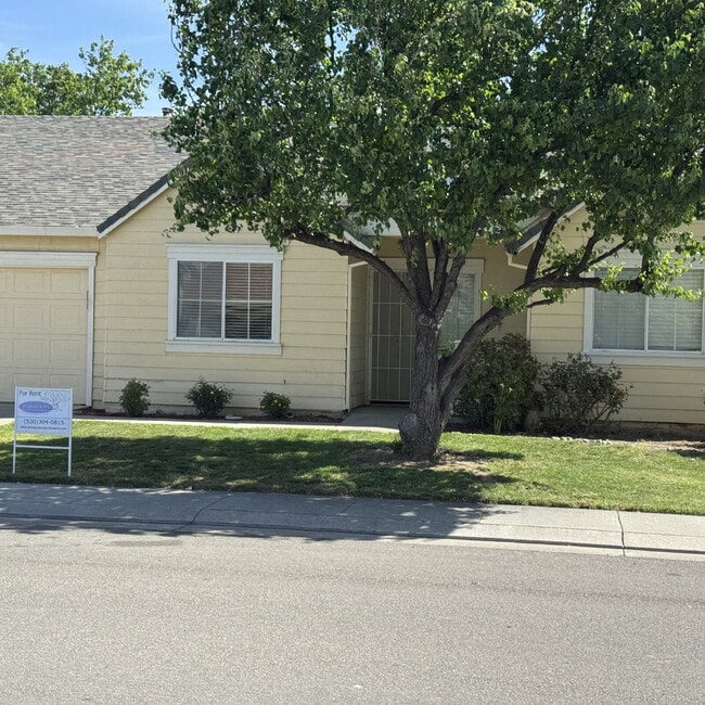 Photo - Great location near park and shopping