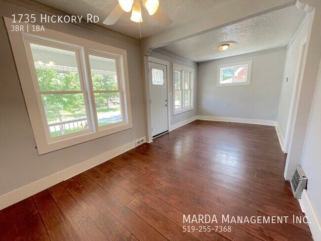 BEAUTIFUL 3 BED/1 BATH EAST WINDSOR + UTIL... - BEAUTIFUL 3 BED/1 BATH EAST WINDSOR + UTIL...