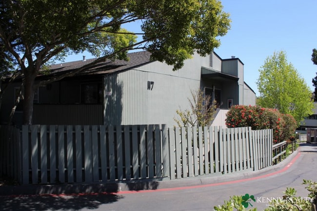 Building Photo - Rare Corner One Bedroom Fully Remodeled w/ In-Unit Laundry