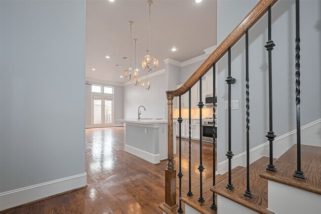 Photo - 1434 Nashua St