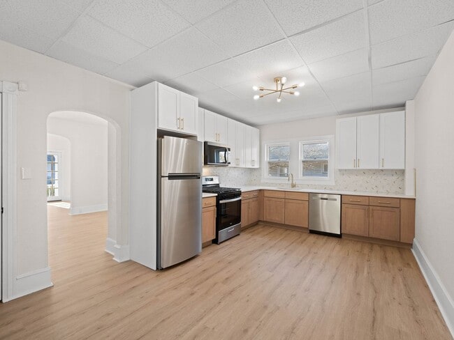 Photo - Spacious 5-Bedroom Rental with Backyard & Basement in Millville