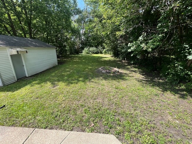 Photo - 2326 Belden St