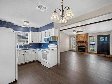 Photo - 907 NE Tortoise Dr