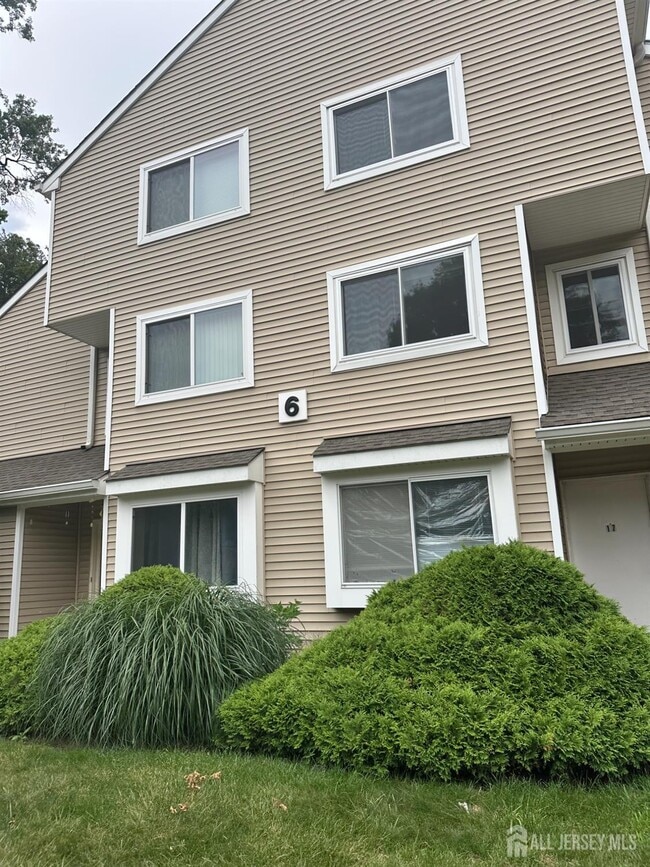 Photo - 18 Foxtail Ln Condo