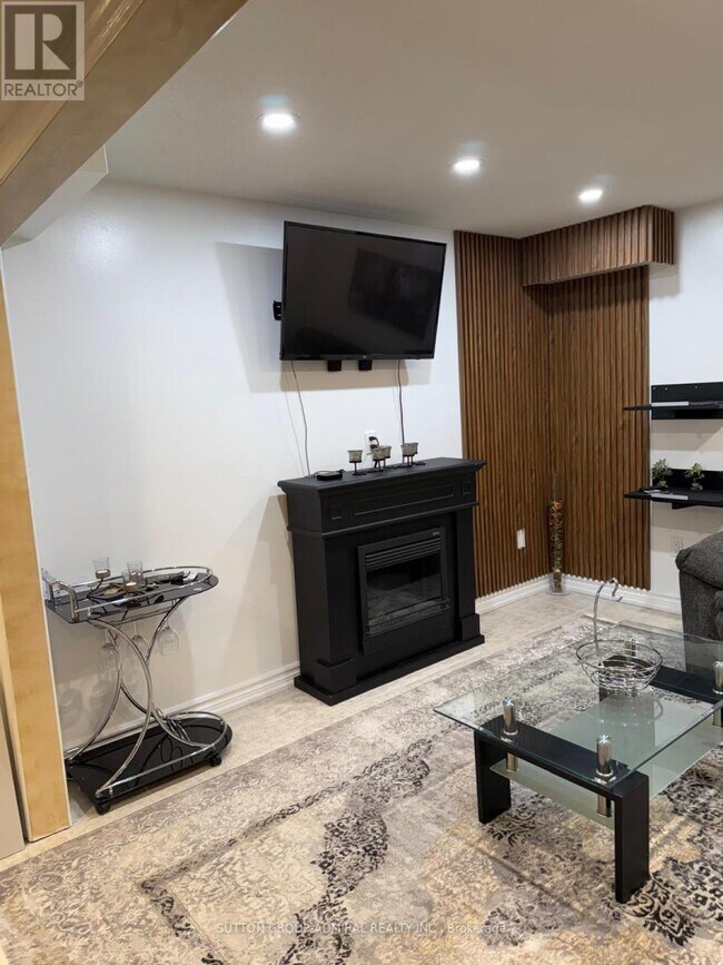 Photo - 310 Narinia Crescent