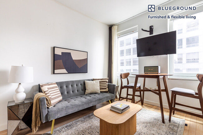 Building Photo - 70 W 45th St Rental