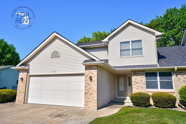Building Photo - 3263 Silverwood Dr