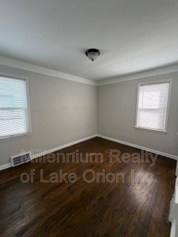 Photo - 17798 Eddon St