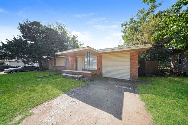 Photo - 2610 NW Lindy Ave