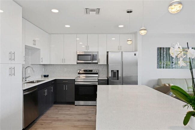 Photo - 1709 N Tamiami Trl Unit 420 A