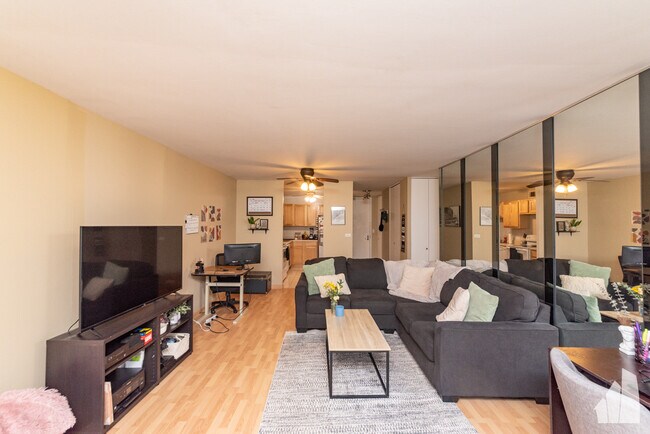 Photo - 2020 N Lincoln Park W Unit 2D