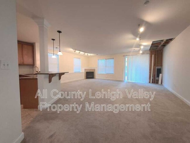 Photo - 1157 Meadow Lark Way