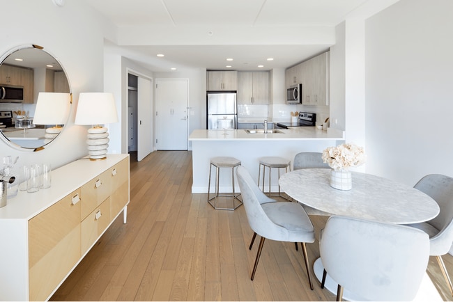 Photo - Embankment House