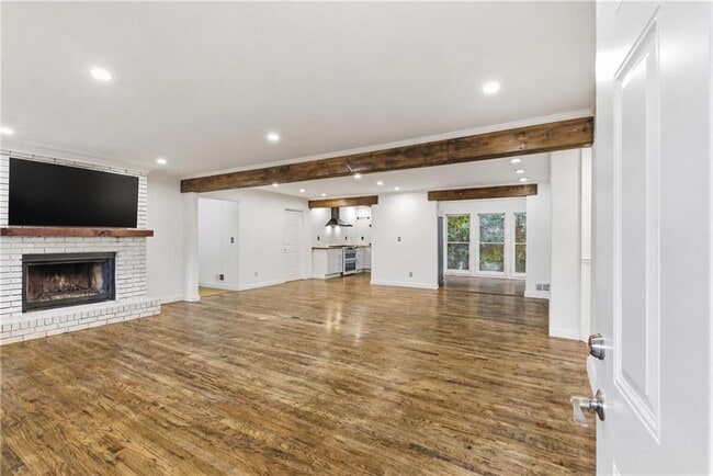 Photo - 3143 Claiborne Dr NW