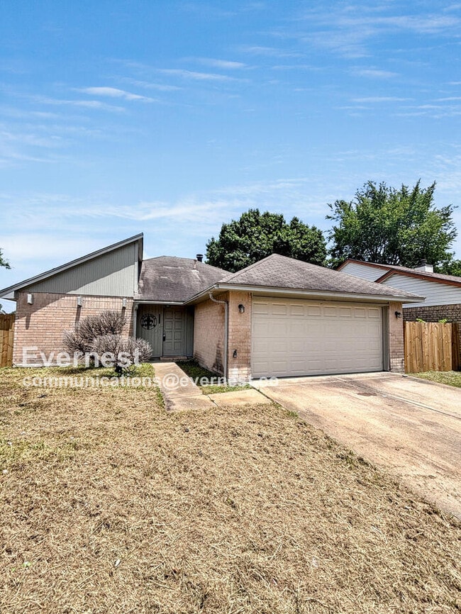 Building Photo - 2038 Woodland Hills Dr Rental