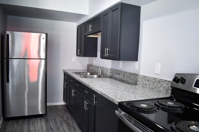 Photo - Tam Apartments