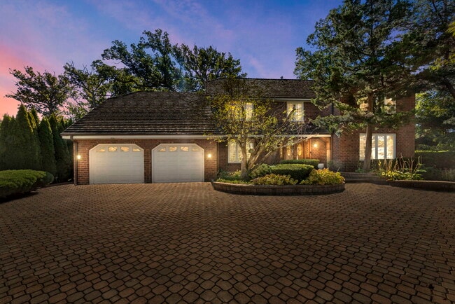 Photo - 28 Cambridge Dr