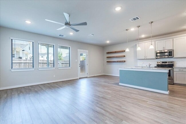Photo - 496 Fieldwood Dr Unidad B