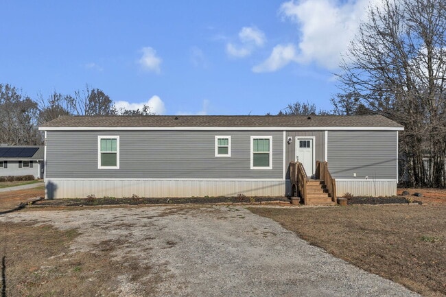 Photo - Spacious 2BR, 2BA home on 1.5 acres with Extra Storage - $1695/mo rent***