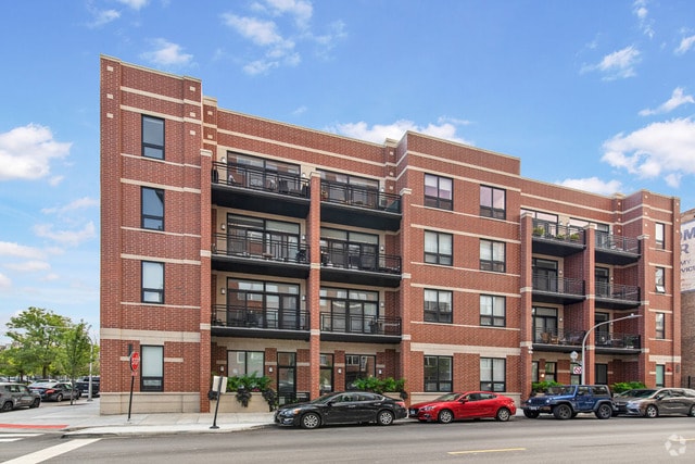 Building Photo - 104 S Laflin St Rental