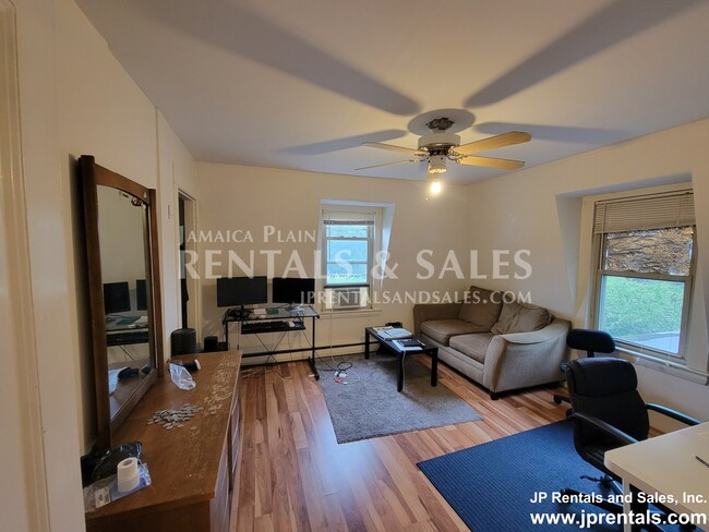 Photo - 146 Allston St Unidad 2 Rental