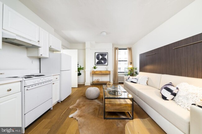Photo - 1229 Chestnut St Apartment Unit 812