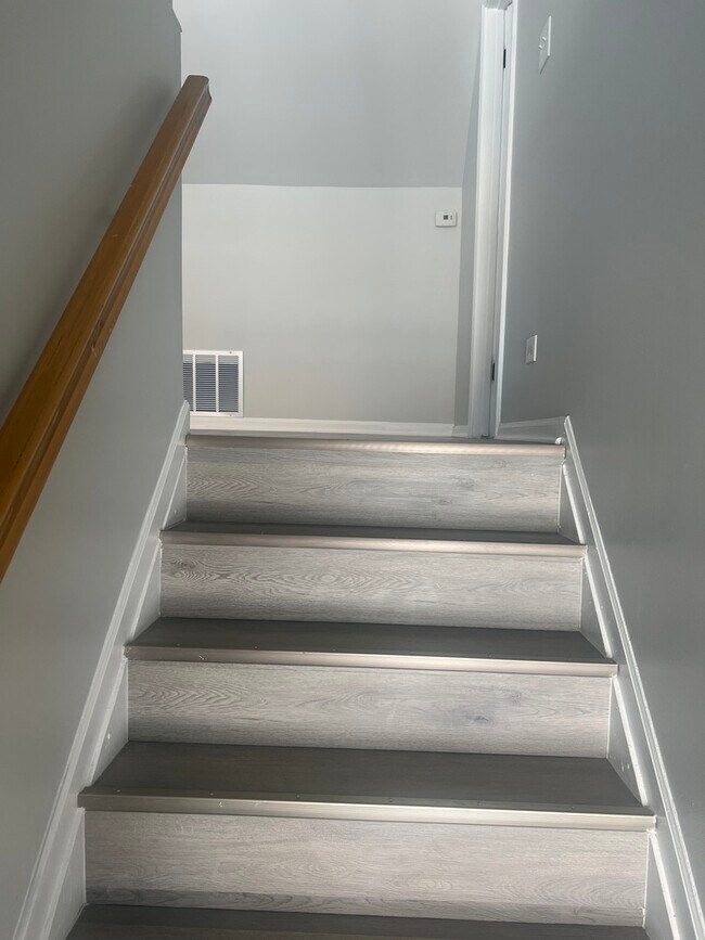 1249 S Kolin Ave Unit 2