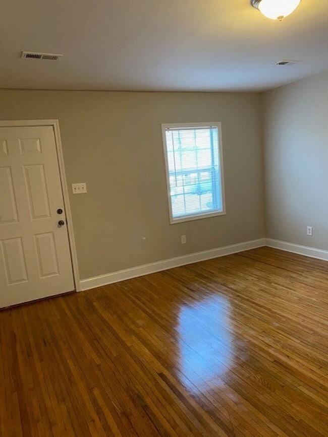 Building Photo - Cutest 2 Bedroom Duplex in Gastonia!  Pet Friendly!!