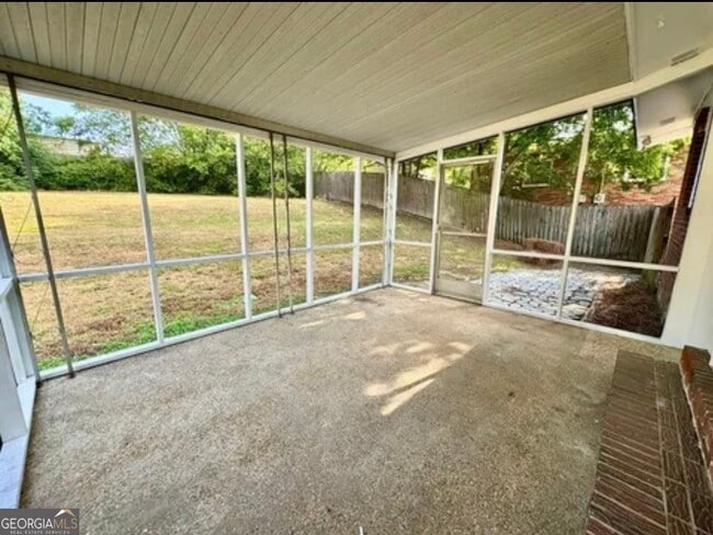 Photo - 2129 Westminster Way