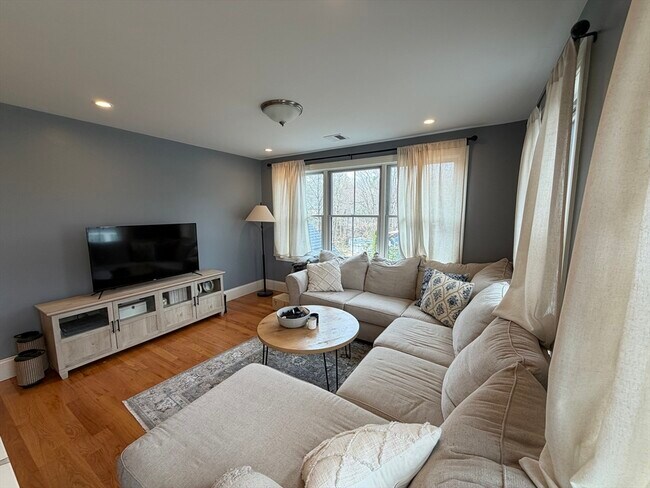 Photo - 324 East St Unidad 2