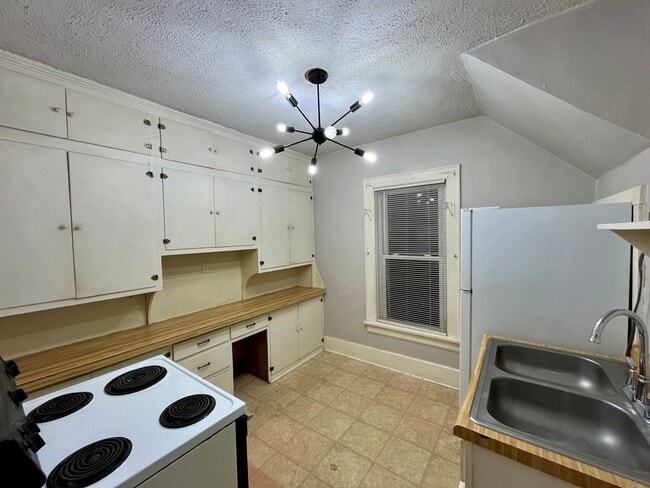 1209 Cleveland Ave Unit Lower