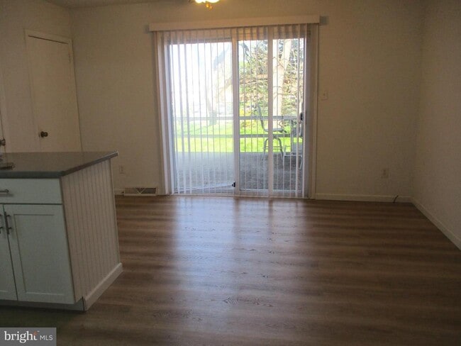 Photo - 525 Grant Ave