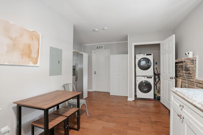 Photo - 1070 Mayson Turner Rd NW