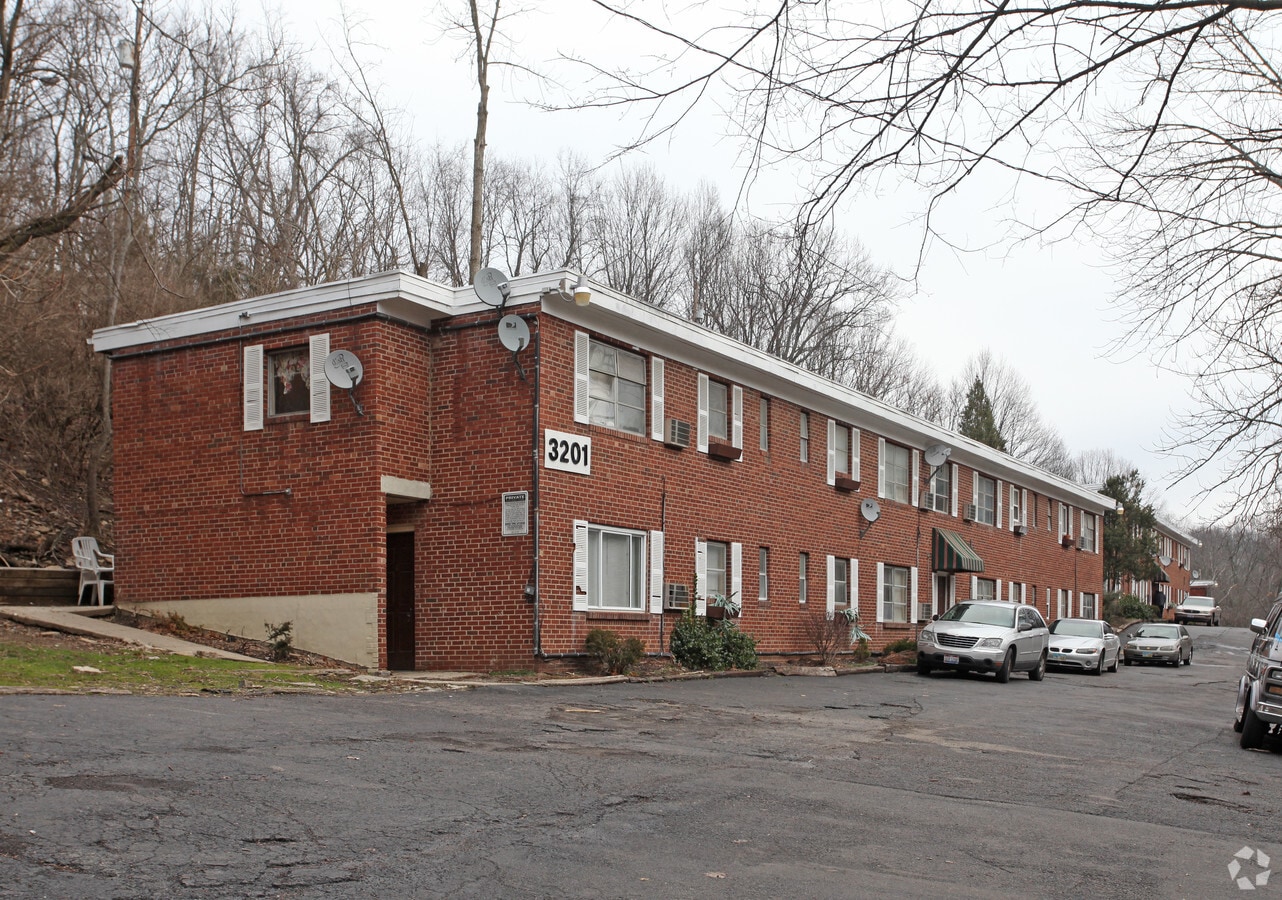 Mahogany Hills - Mahogany Hills Apartments