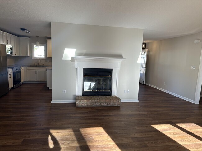 Photo - 211 Forest Oaks Dr