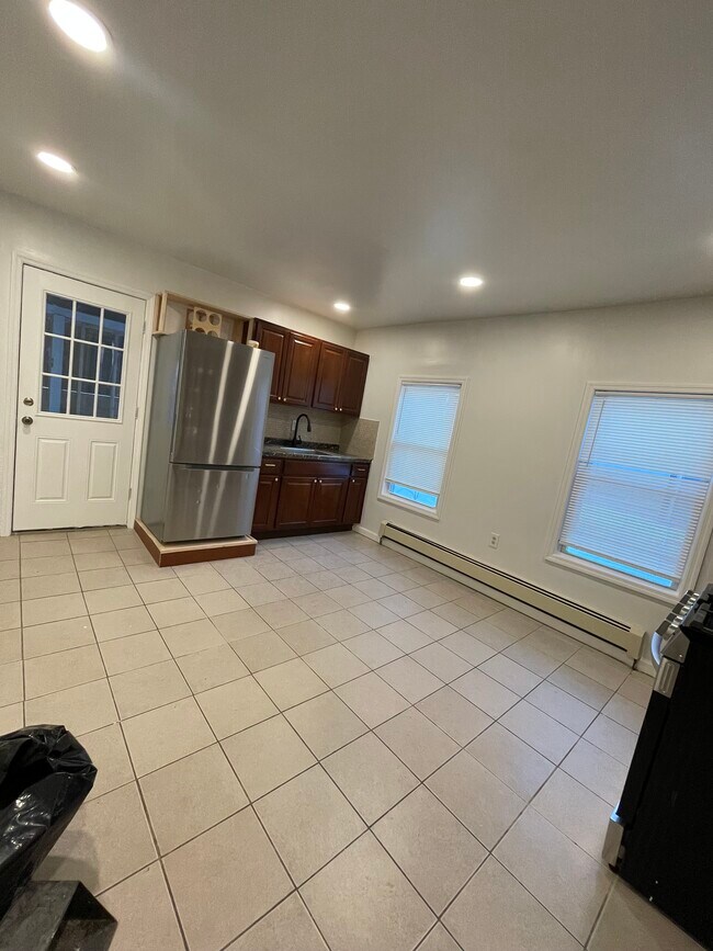 Photo - 49 Carroll St