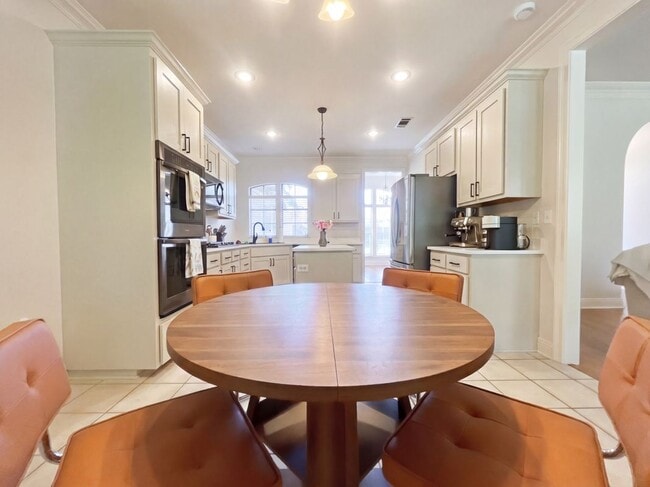 Photo - 302 Cherokee Rose Ln