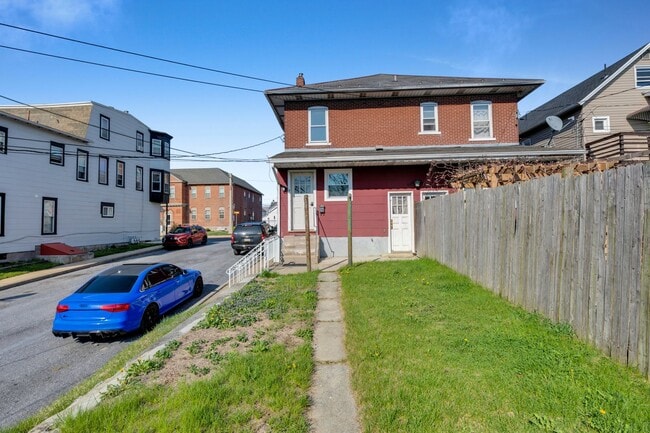 Photo - 1466 Main St Unit 2