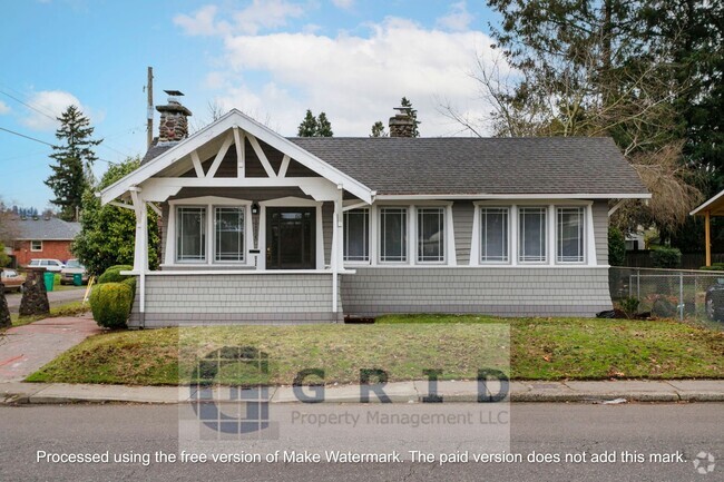 Building Photo - Charming 2 Bedroom Bungalow - Located in C... Rental