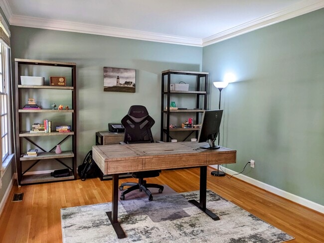 Photo - 102 Blackford Ct