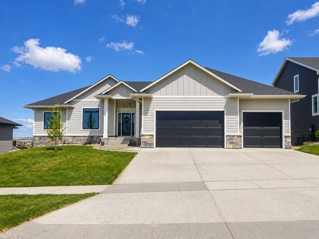 Building Photo - 1624 W Legacy Dr