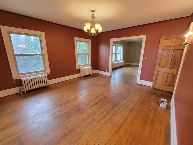 Photo - 2002 E 1st St Unit Upper